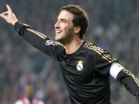 电竞赛场焦点！英格兰队对阵克罗地亚队，超级对决，球迷热情点燃赛场